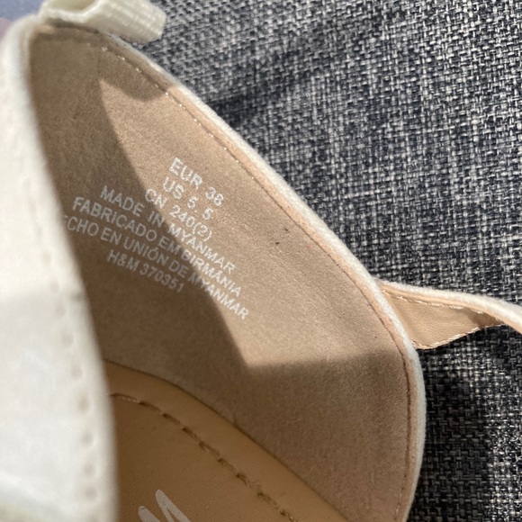 H&M Pretty White Sandals - Picture 7 of 8